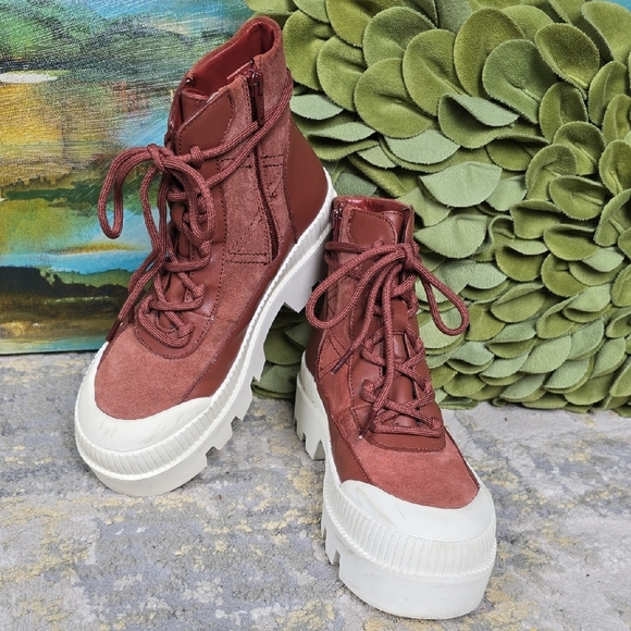 GIanni Bini Wander Lust Lug Sole Platform booties - Picture 2 of 15